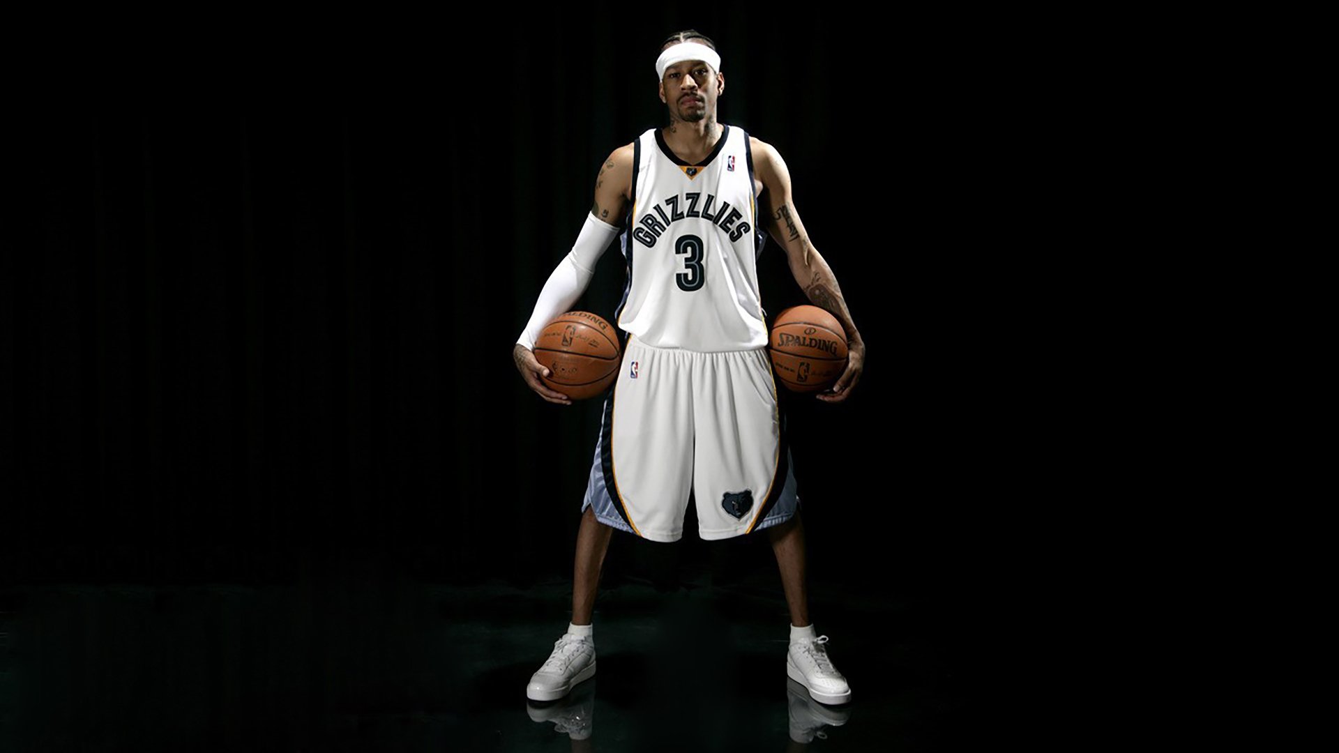 “金牛区城北体育馆:运动舞蹈赛,赛场上每个动作都是舞者突破极限的体现”