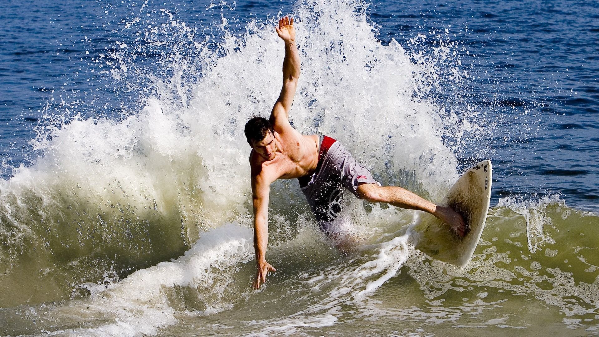 中国男篮提升进攻多样性，中国男篮表现